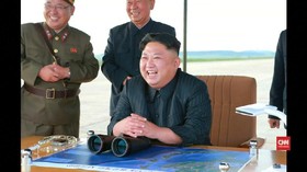 VIDEO: Rona Bahagia Kim Jong Un Pimpin Peluncuran Rudal