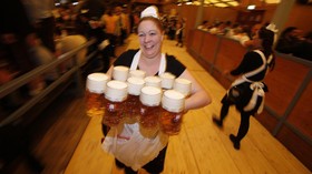 FOTO: Oktoberfest, Perayaan Tegukan Bir Sejak 1810