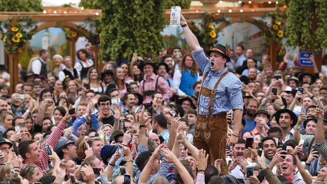 FOTO: Oktoberfest, Perayaan Tegukan Bir Sejak 1810