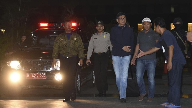 Kritik soal OTT dilayangkan Ketua Komisi III Bambang Soesatyo yang menyebut OTT merupakan cermin kegagalan sistem pencegahan korupsi yang harusnya diutamakan.