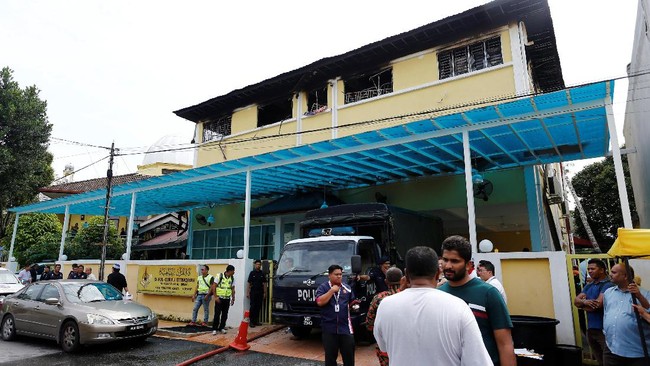 Kepolisian Kuala Lumpur telah menangkap tujuh orang remaja pelaku pembakaran Pusat Tahfiz Darul Quran Ittifaqiyah di kota tersebut.