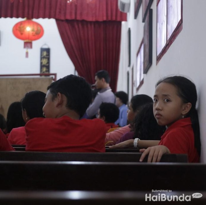'Eh aku lagi difoto ya?' He he he.