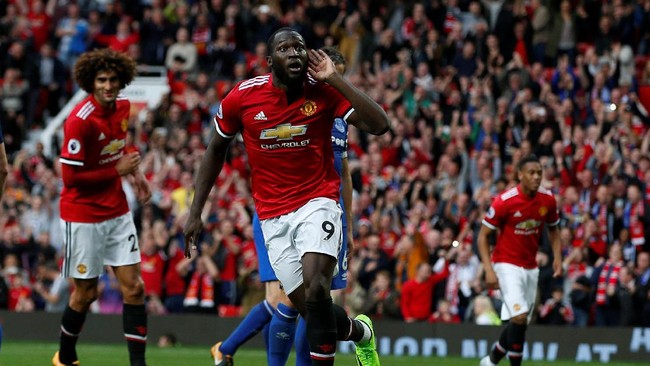 Dari 16 gol yang dicetak Manchester United di Liga Primer Inggris musim ini, sembilan di antaranya diciptakan di 10 menit terakhir laga.