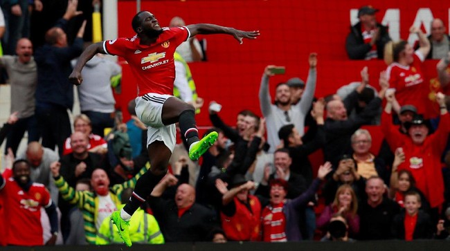 FOTO: Manchester United Mengamuk di Depan Rooney