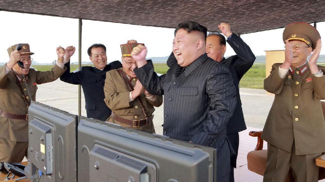 Genjot Persenjataan, Kim Jong-un Beri Ilmuwan Penghargaan