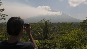 BNPB Bahas Rencana Darurat Antisipasi Letusan Gunung Agung
