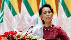 Penghargaan HAM Suu Kyi Dicabut karena Pembantaian Rohingya
