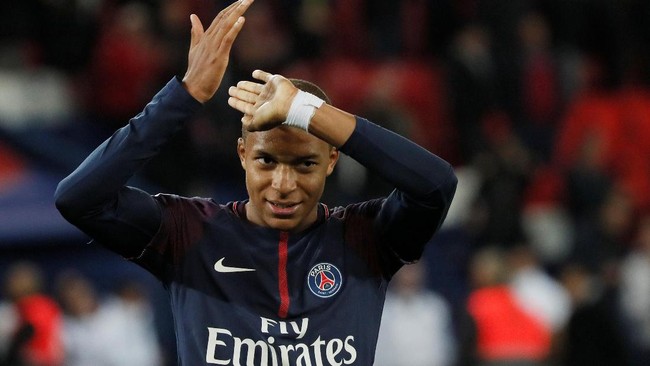 Mantan pemain Barcelona, Ludovic Giuly, menilai Kylian Mbappe lebih profesional dibandingkan Lionel Messi saat sama-sama merintis karier sebagai pemain muda.