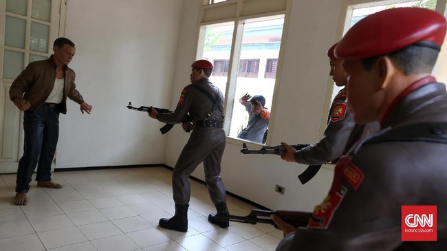 Sineas dokumenter itu menyatakan dirinya sudah menelusuri adegan film G-30S/PKI melalui proses jurnalistik di antaranya menemui dokter yang melakukan autopsi.