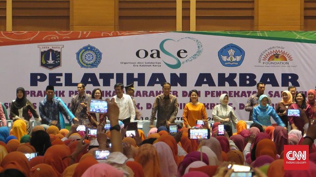Guru PAUD akan mendapatkan gaji lebih layak karena keberadaan payung hukum baru. Pencairanya tinggal menunggu sosialisasi ke daerah.