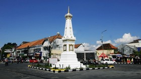 Ribuan Warga Yogyakarta Ikuti Ritual Budaya Mubeng Beteng