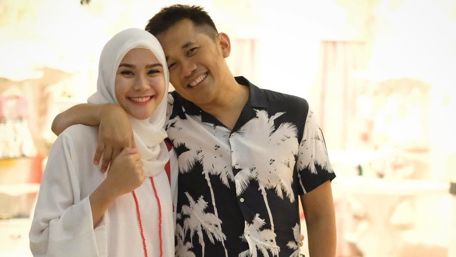 Hanung Bramantyo dan Zaskia Adya Mecca buat film pendek berhenre horor.