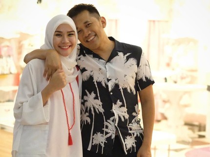 Mengkritik, Cara Zaskia Adya Mecca Dukung Karier Sang Suami