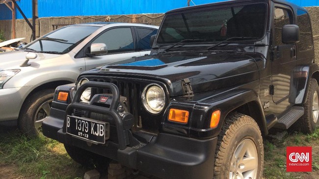 Banyak warga yang tertarik dengan mobil-mobil sitaan yang dilelang KPK bekerjasama dengan Kemenkeu. Yang paling diminati Jeep Wrangler tahun 2017.