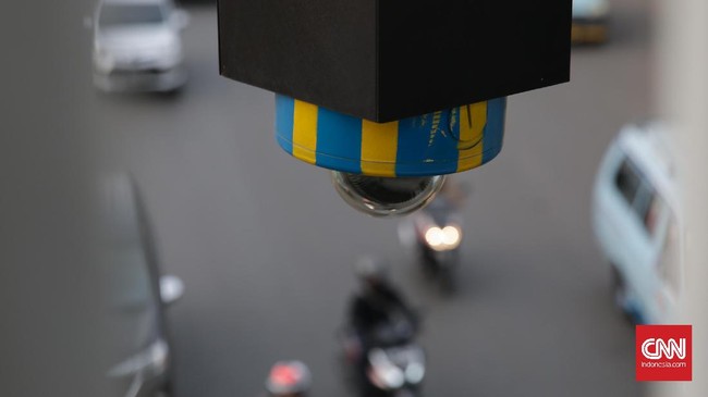 Proses penilangan dengan sistem e-TLE atau tilang CCTV disebut memiliki durasi 17 hari, yang terbagi atas proses verifikasi data dan pembayaran.