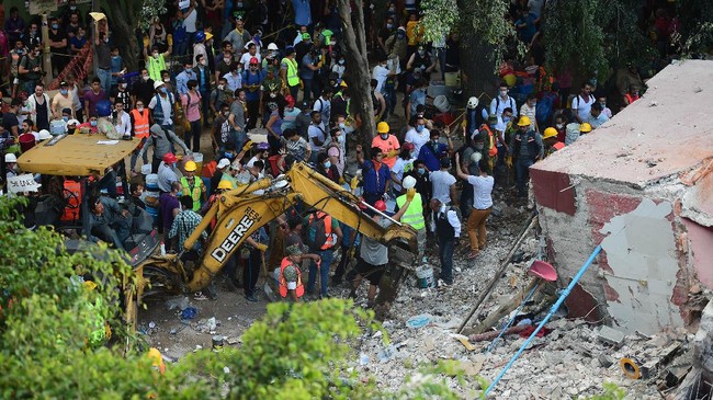 FOTO: Meksiko Porak-poranda Diguncang Gempa 7,1 SR