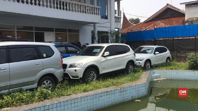 Modus penipuan di situs jual beli online marak terjadi di Indonesia. Konsumen harus lebih teliti memilih pedagang mobil bekas yang jujur.