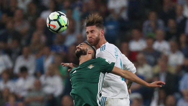 Bek Real Madrid, Sergio Ramos, jadi bulan-bulanan cemoohan netizen karena kesalahannya membuat Real Madrid kalah 0-1 dari Real Betis.