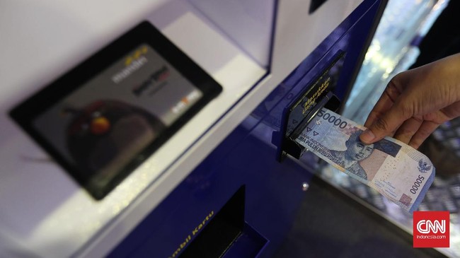 Senior Vice President Wealth Management Group Bank Mandiri Elina Wirjakusuma berpendapat, pola investasi masyarakat Indonesia masih cenderung konservatif.