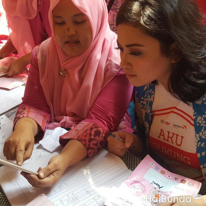 <p>Serius banget sih Bunda Agni. Hi hi hi. </p>