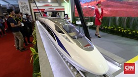 Jokowi Bangun Kereta Cepat Jakarta-Semarang pada 2020-2024