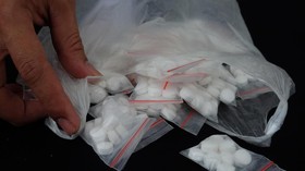 Polisi Gerebek Gudang Pembuatan 2 Juta Pil PCC
