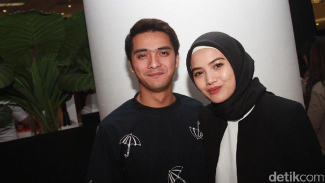  Istri Ricky Harun  Melahirkan Anak Keempat Ini Arti Nama 