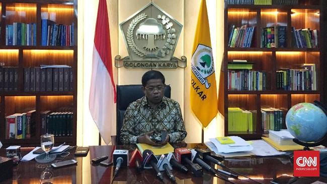 Sekjen Golkar Idrus Marham menegaskan surat DPP Golkar yang menyatakan dukungan terhadap Ridwan Kamil dalam Pilkada Jabar 2018 adalah palsu.