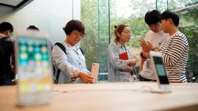Apple Gratiskan Reparasi iPhone 8 'Cacat'