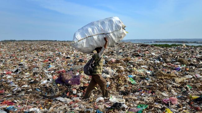 Menjalankan gaya hidup guna ulang bisa jadi salah satu solusi untuk mengurangi sampah. Berikut beberapa cara mudah yang bisa dilakukan.
