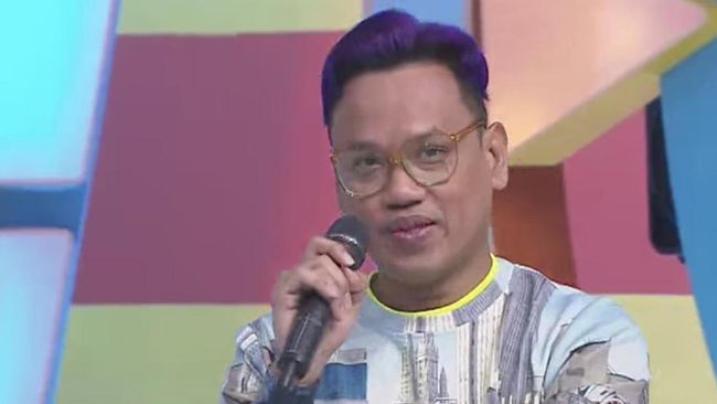 Uya Kuya mengaku mendapat tekanan dari berbagai pihak usai mengunggah wawancara dengan aktor senior Tio Pakusadewo terkait dugaan bisnis di lapas.