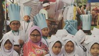 <p>Kalau ini agak beda nih temanya. Tapi, tetap lucu ya aksi anak-anak ini. (Foto: Instagram/oktav.dina_)</p>