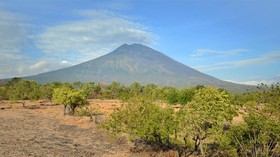 Pemprov Bali Rilis Larangan Pendakian Gunung Agung Saat Cuaca Ekstrem