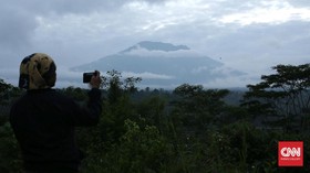 BNPB Pasang Lima Sirene Peringatan Dini Letusan Gunung Agung