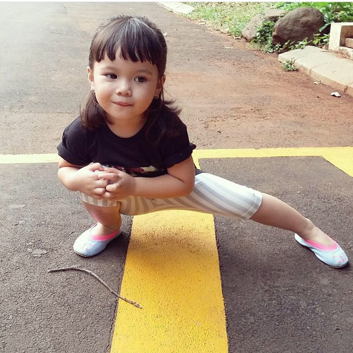 Kalau ini nggak lagi main sih, tapi lagi pemanasan, he he. (Foto: Instagram @gisel_la)