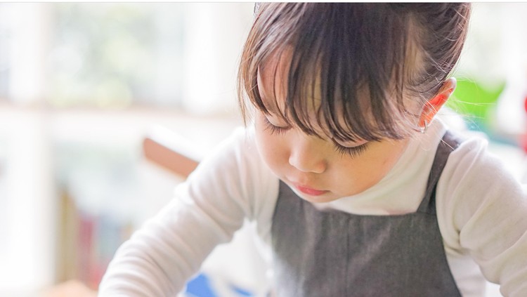 Umurnya belum genap 3 tahun. Tapi agar si kecil Gempi lebih mandiri, ini yang dilakukan sang ibunda, Gisella Anastasia.