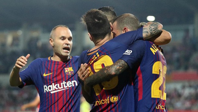 Gelandang veteran Blaugrana, Andres Iniesta, menganggap pertandingan El Clasico bukan penentu gelar juara musim 2017/2018.