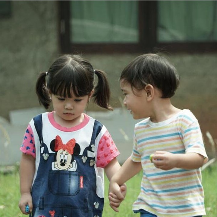 Wih akur banget sama Rafathar, si aktor cilik. (Foto: Instagram @gisel_la)