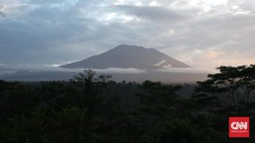 Gunung Agung Masuki Fase Kritis, Pengungsi Capai 57 Ribu
