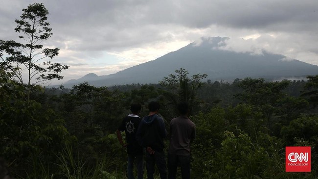 PVMBG tak bisa memastikan kapan Gunung Agung akan meletus sehingga informasi waktu letusan Gunung Agung yang beredar di media sosial adalah hoax.