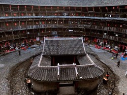 Rumah Unik di China, Tampung 800 Orang dan Punya Sistem Pertahanan