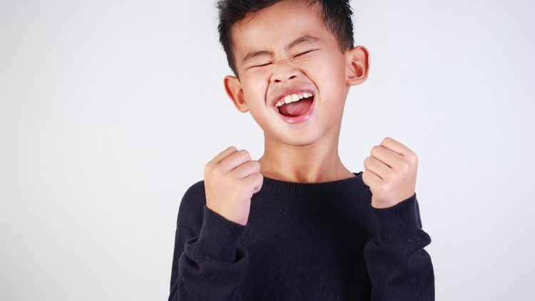 Ingin si Kecil Berprestasi? Ini Kuncinya, Bun Semua orang tua pasti senang dan bangga ya ketika si kecil berprestasi. Setuju nggak, Bun?