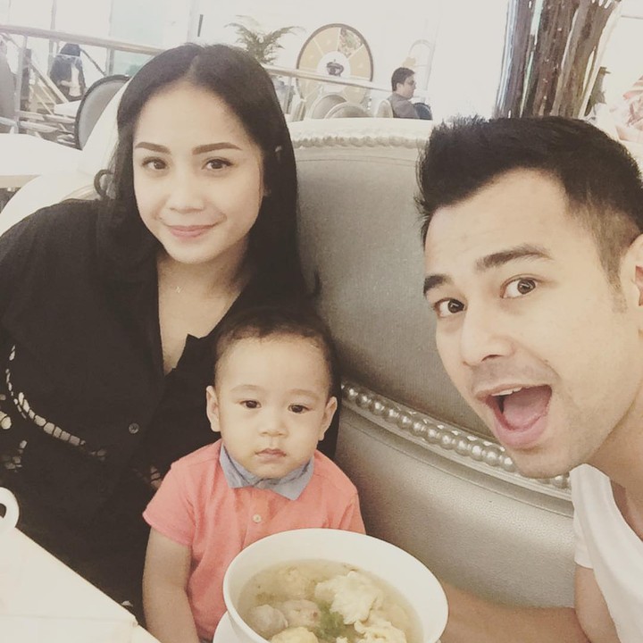 <p>Semoga selalu awet muda dan bahagia ya. (Foto: Instagram @raffinagita1717)</p>