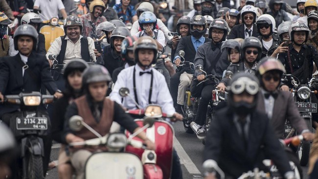 Minuman beralkohol vodka selama ini dikenal untuk menghangatkan tubuh ternyata bisa dijadikan bahan bakar sepeda motor.