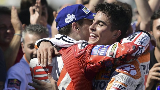 Jorge Lorenzo menilai lebih mudah untuk berharap Marc Marquez terjatuh atau mengalami kerusakan mesin dibandingkan finis di posisi ke-12.