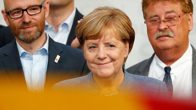 Kanselir Jerman Angela Merkel dilantik untuk menjalani periode keempatnya menjabat sebagai kepala pemerintahan di negara dengan perekonomian terbesar Eropa.