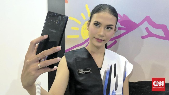 Samsung mengklaim sistem pengenal wajah (face recognition) Galaxy Note 8 aman dan kemungkinan untuk dibobol sangat kecil berkat otentifikasi biometrik berlapis.