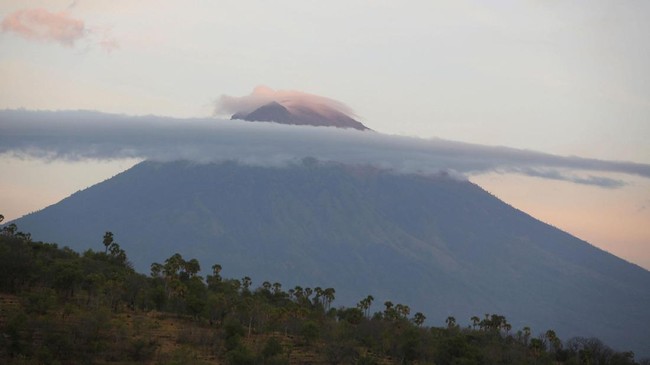 Saat ini, seluruh suplai listrik di kawasan Karangasem dipasok melalui Gardu Induk Amlapura yang masuk dalam kawasan rawan bencana Gunung Agung.