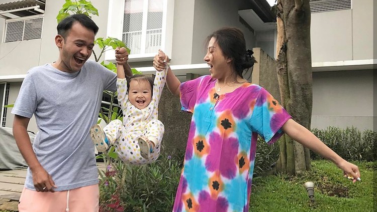 Putri Ruben Onsu dan Sarwendah, Thalia, punya cerita lucu saat bersama kuda peliharaannya yang diberi nama Pink.