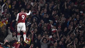 Alexandre Lacazette Ukir Rekor di Arsenal